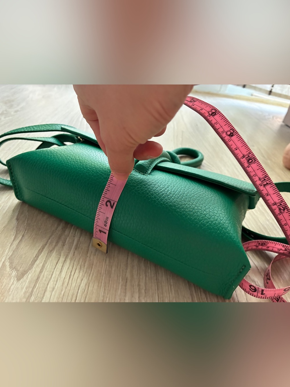 M.Gemi- The Francesca tumbled leather Handbag in Green Kelly - Picture 6 of 10